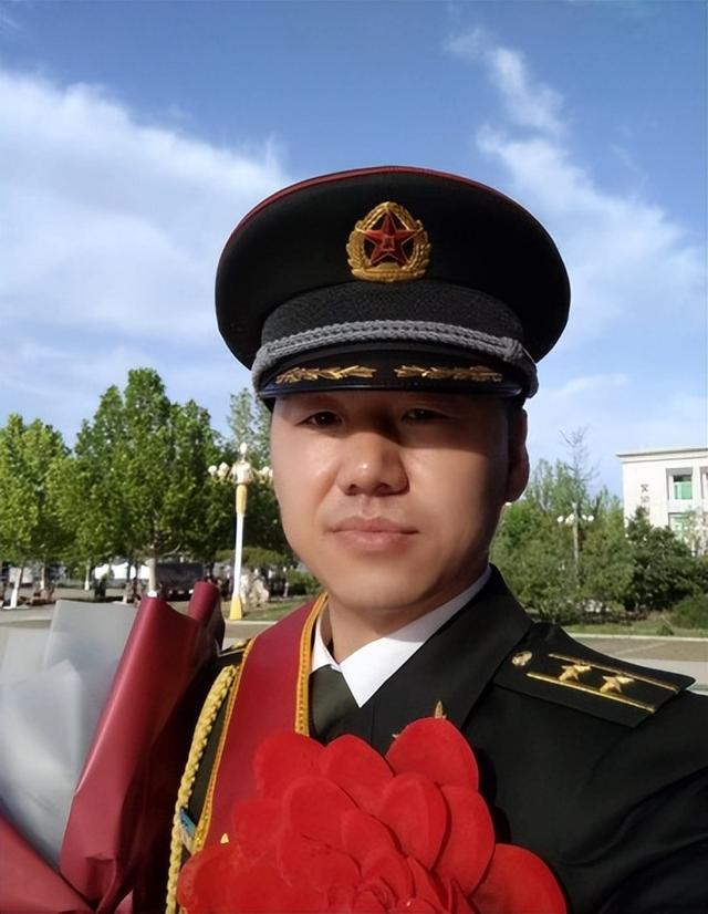 坚韧,奉献,圆梦……这些城北军人的军装照里都有故事