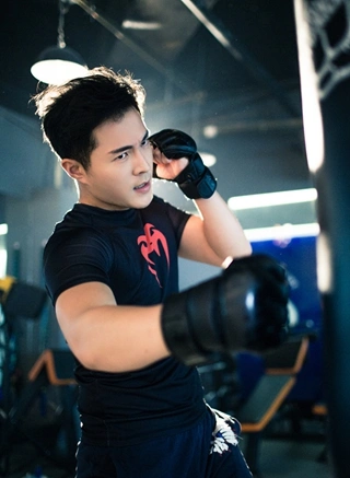 《兰陵王妃》演员张子文:热爱拳击有严格健身计划
