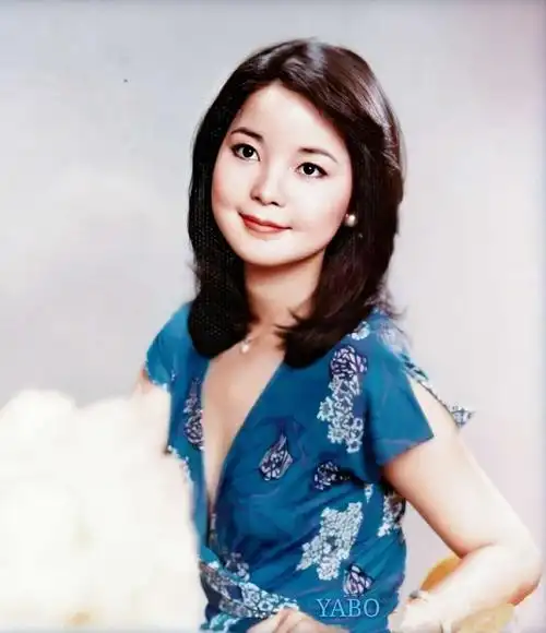 邓丽君各个时期的高清图片