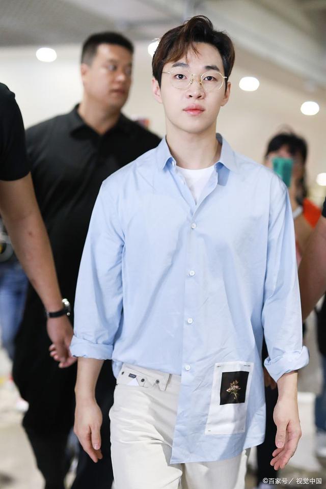 何炅:半个娱乐圈的伯乐