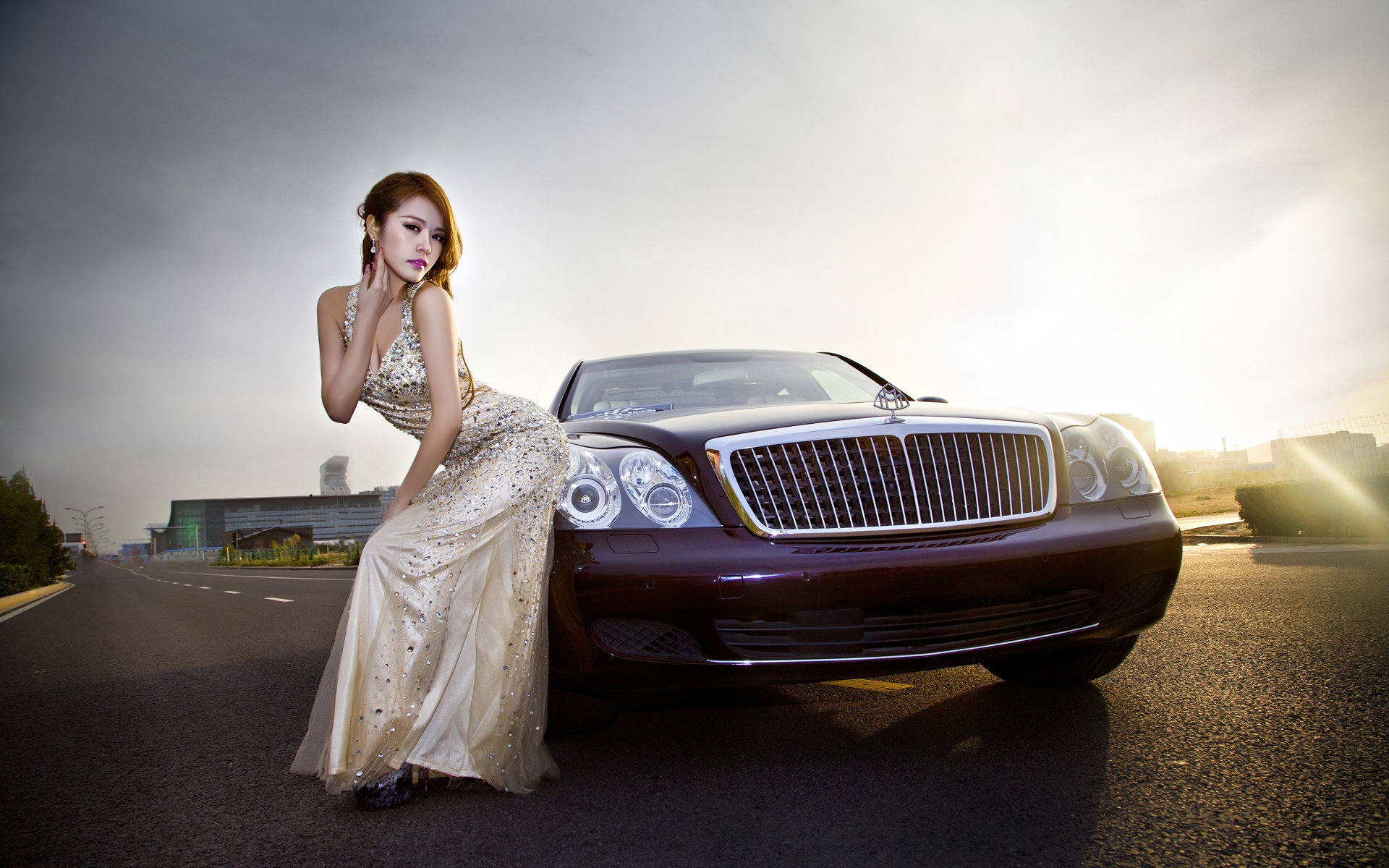 奢华名车与车模美女,高清图片,电脑桌面-壁纸族