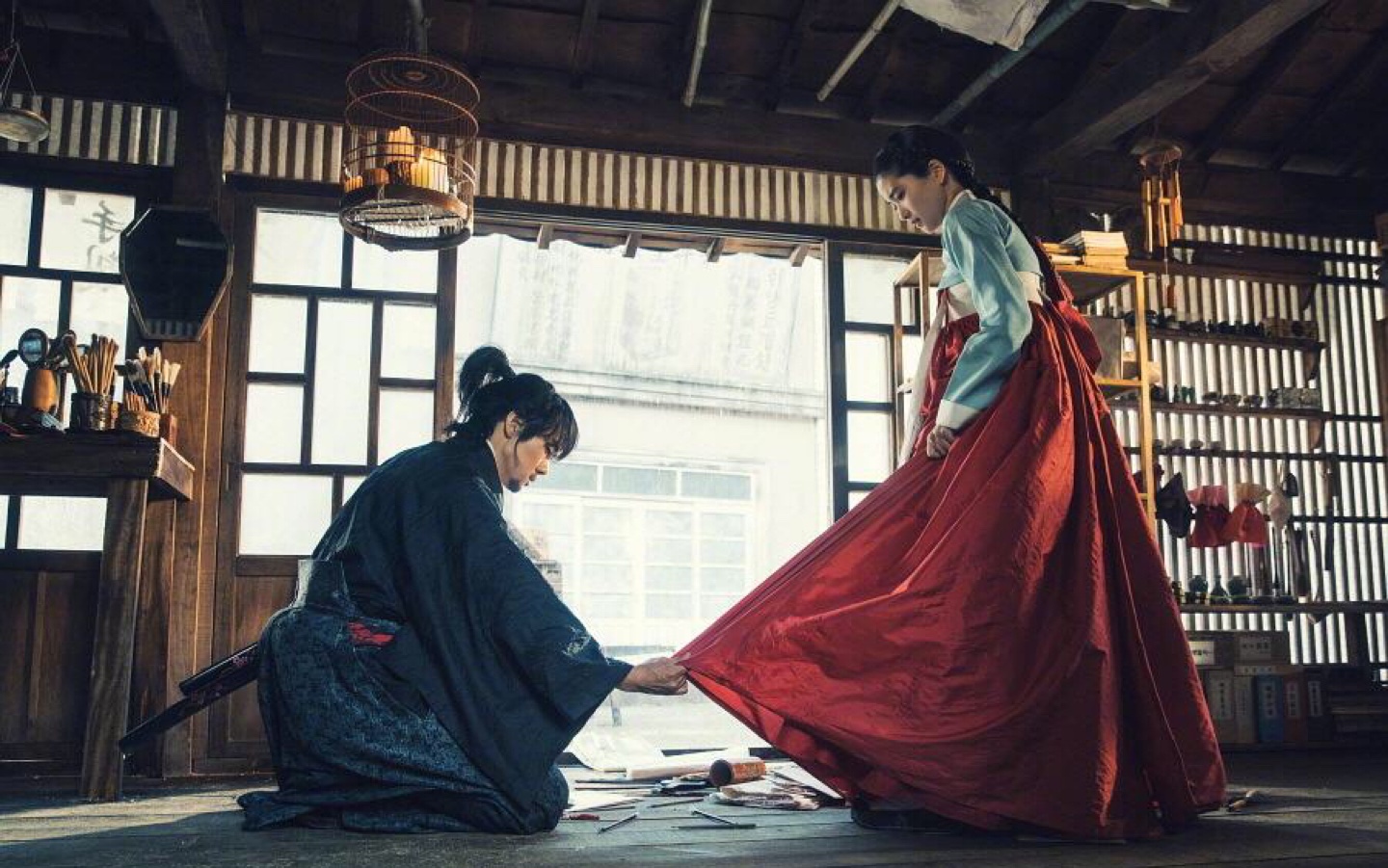 阳光先生mrsunshine具东魅柳演锡与爱信的纠葛抓裙角名场面