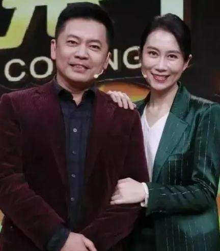 "赵政委"何政军:娶初恋当老婆,结婚30年无绯闻_范雨_表演_事业