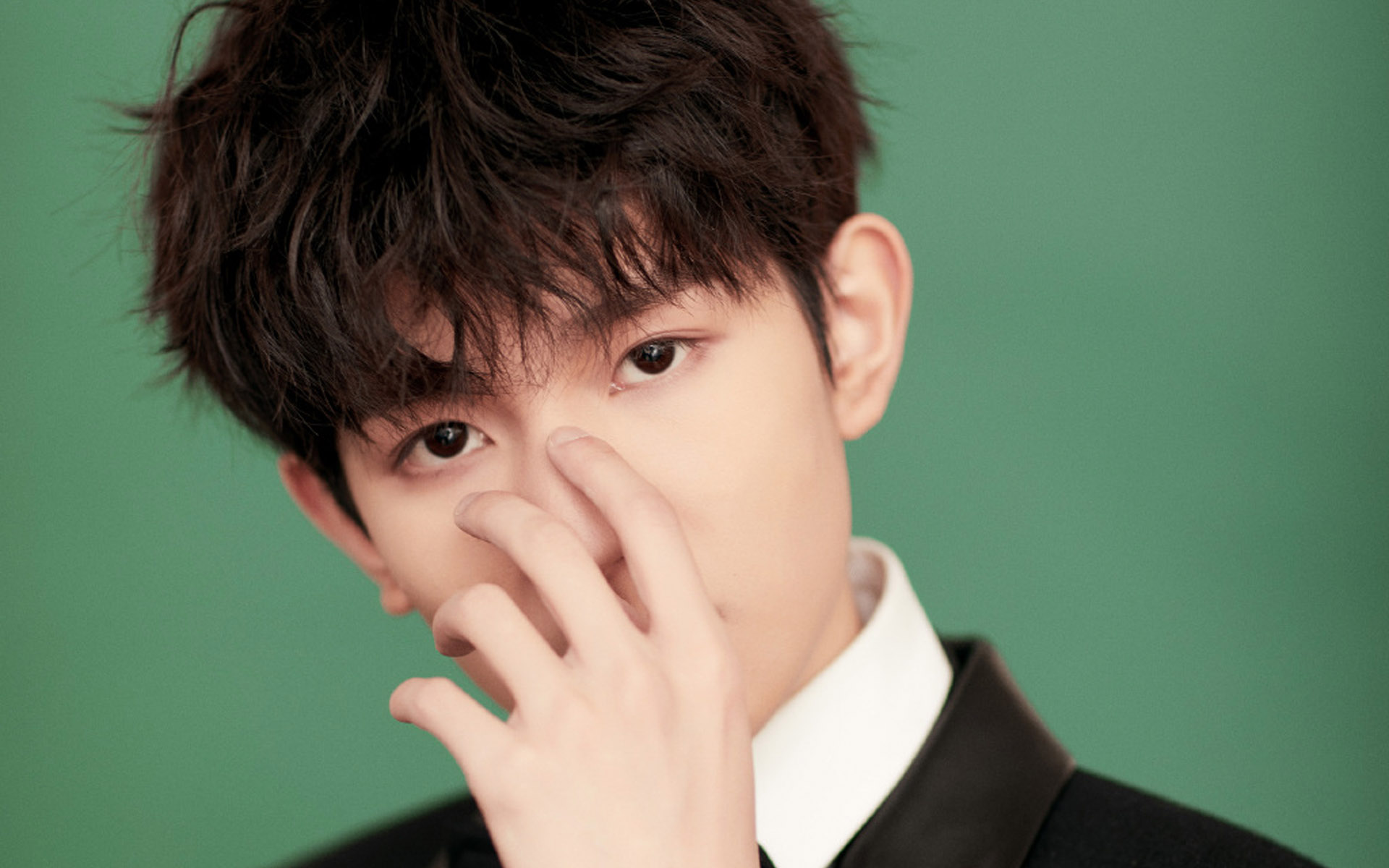 王源清新帅气写真图片桌面壁纸