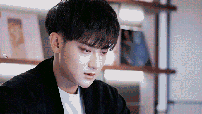 看黄子韬演戏好快乐##黄子韬的饭又被吓撒了