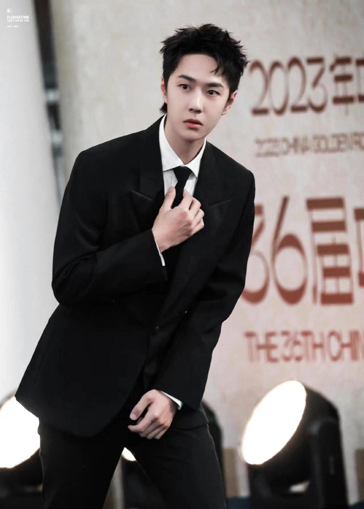 直播间爆料王一博身高体重,长高变瘦同步进行,粉丝:不吃了_品牌_运动