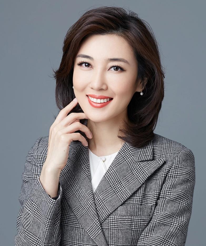 李红:从18岁被迫结婚,到现在成为央视明星,她经历了什么?