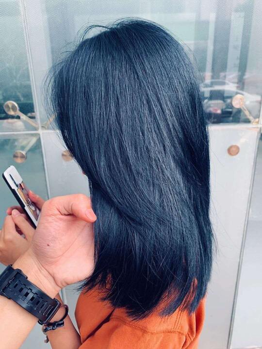 蓝黑色头发图片