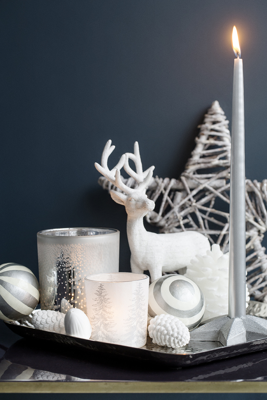 各种香薰蜡烛齐上阵,最适合桌面摆放.