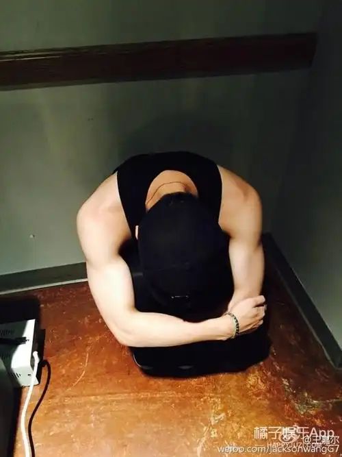 郑容和拍吻戏"激怒"粉丝?这年头惹谁都不要惹女友粉 (2)