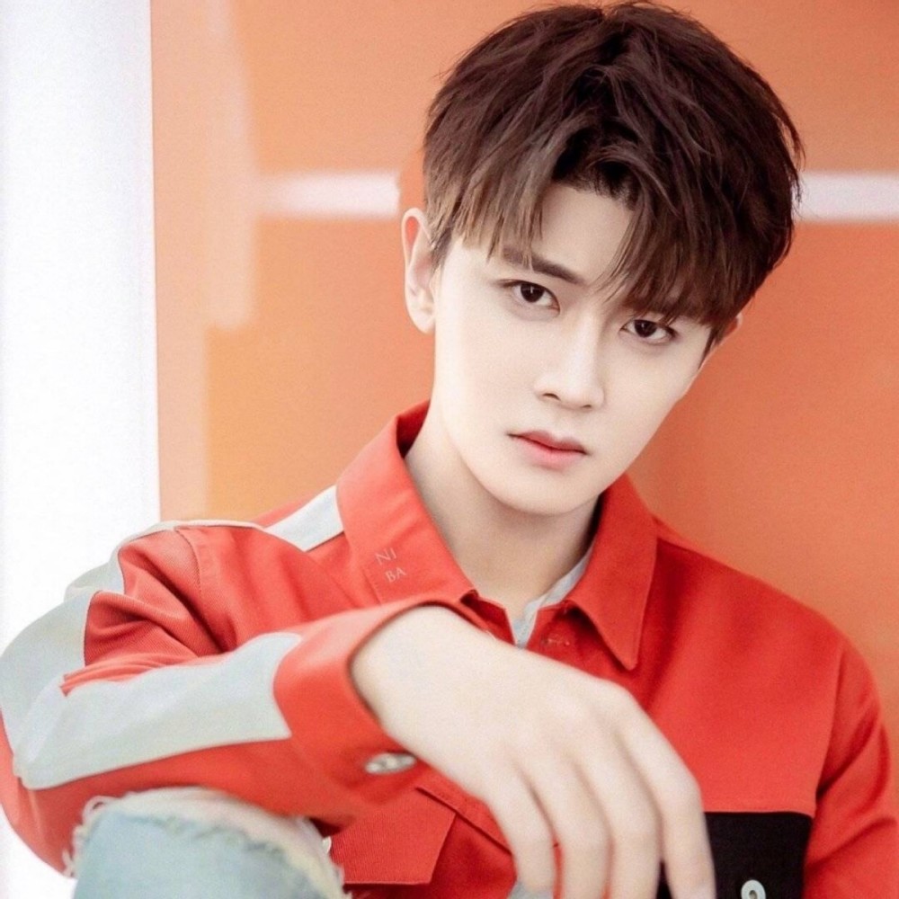 快30岁还充满少年感的男明星,任嘉伦不算什么,他如同刚出道一般_腾讯