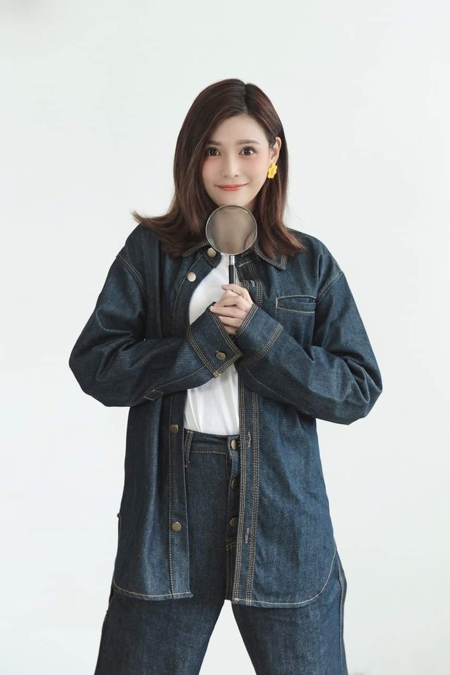 萌学园素材抱图关注