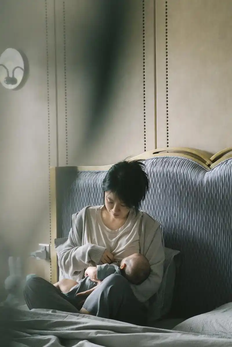 哺乳照,每个妈妈都应该拥有那段时光