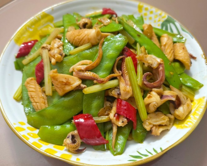 【荷兰豆炒干鱿鱼的做法步骤图,怎么做好吃】chijl_下厨房