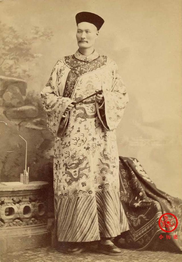 晚清巨人詹世钗身高2.44米,打工挣不够饭钱,出国表演成明星