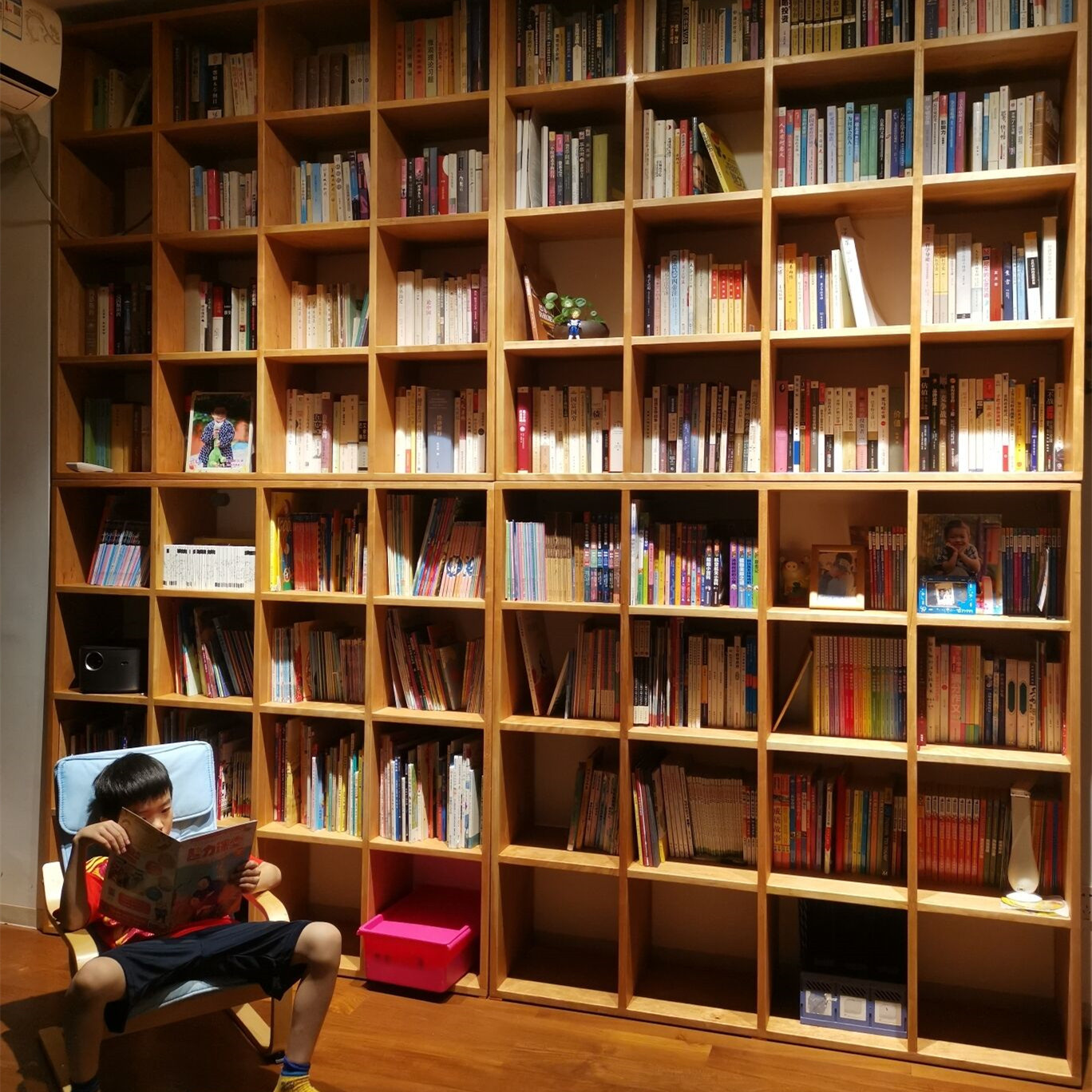 简弋/原实木书架定制书柜儿童环保整墙定做格子柜满墙落地置物架