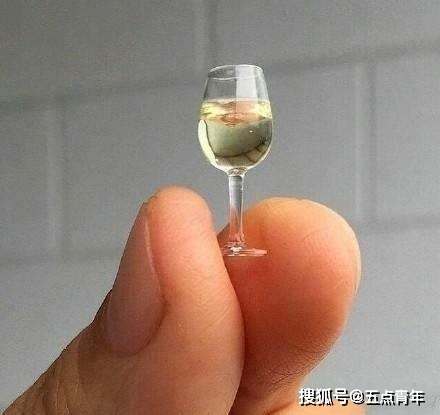 来啊,喝酒啊!从来都是千杯不醉.