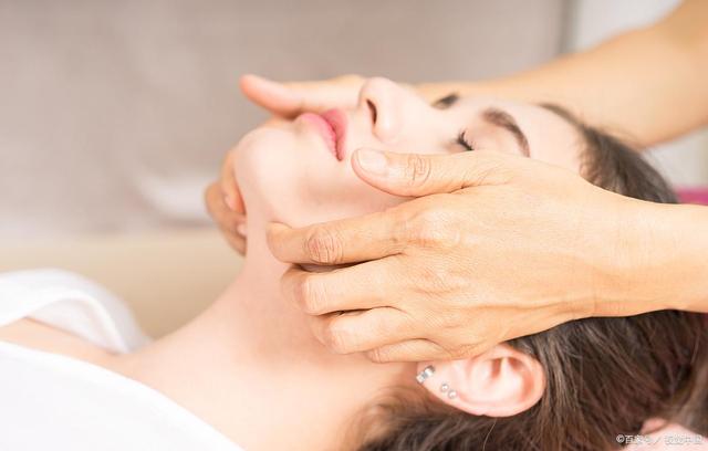 面部按摩对皮肤有什么好处?