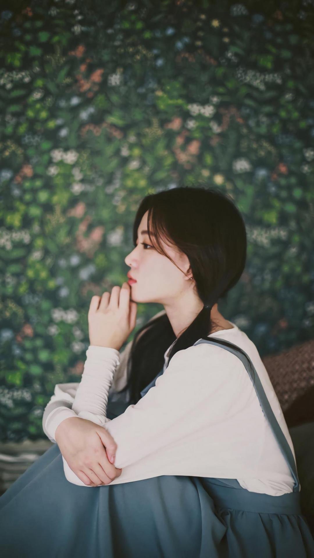 侧脸杀美女文艺范气质手机壁纸