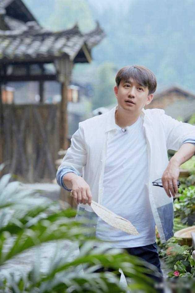 八卦说;黄磊多年经营的人设,因为三件事直接崩塌,网友:很难同_明星