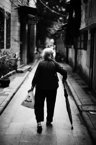 牵手夕阳红温暖老人心