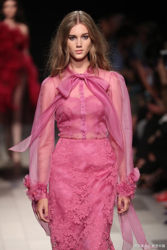 在本文中,我们将深入探讨粉色搭配的高级风范,揭示粉色与哪些颜色的