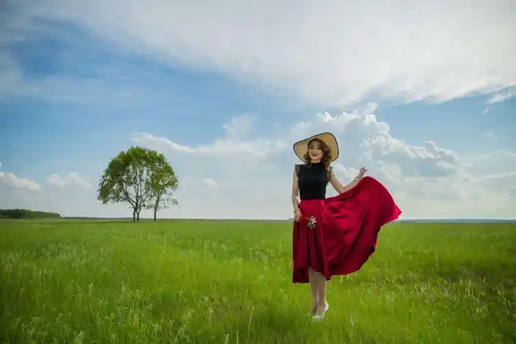 做一个心中有爱;的阳光女人.