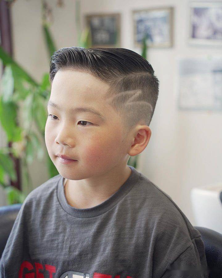 小男孩发型别乱剪,最帅还是这4种,妈妈们快快收藏吧_寸头_时尚_个性