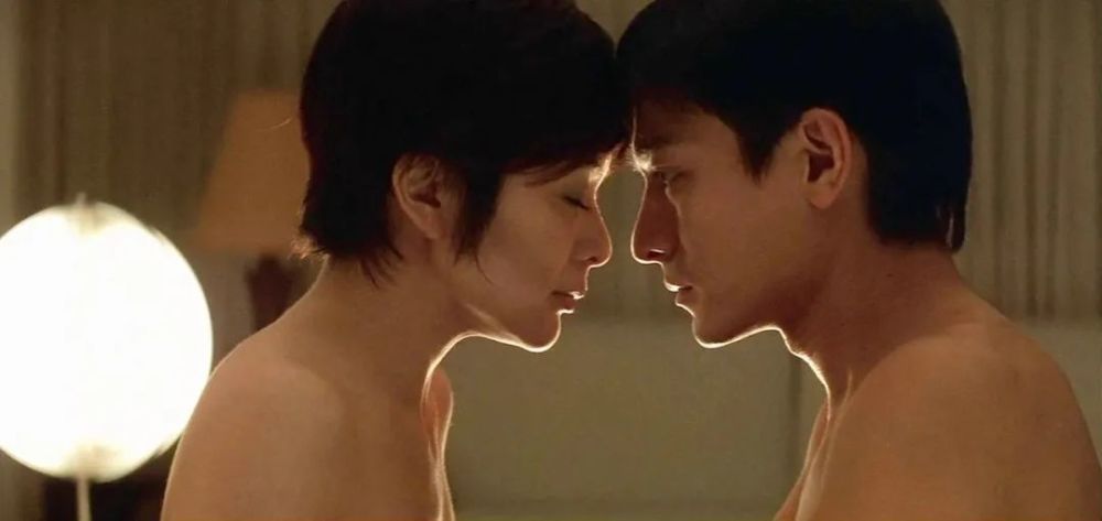 穿帮镜头:刘德华与关之琳合作电影"群龙夺宝",有个镜头重複看