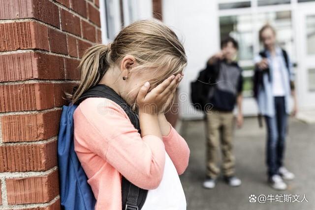 北京政法职业学院欺凌事件被曝光了,两名女同学欺负另外一名女生,男生