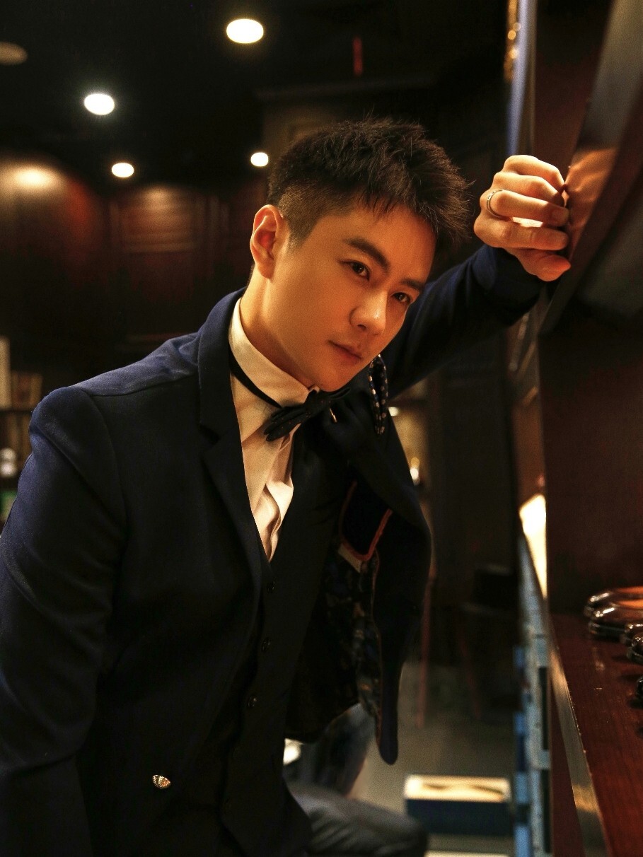 最有男人魅力的一组照片979797 男生走向成熟的一个标志, 需要