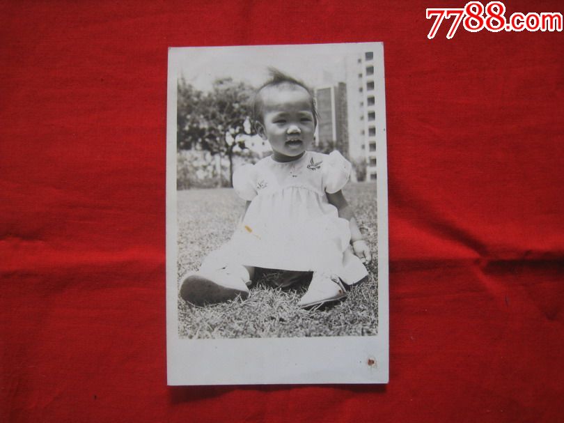 六十年代老照片:童年的回忆可爱的小宝宝摄于华仁学校校园