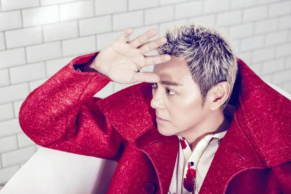 莫少聪为新歌拍摄写真 展现气质轻熟男魅力