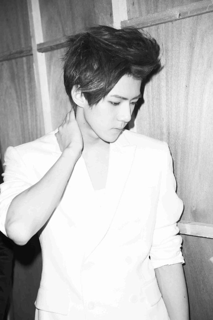 吴世勋漂亮的十八岁也是无比珍贵的十八岁