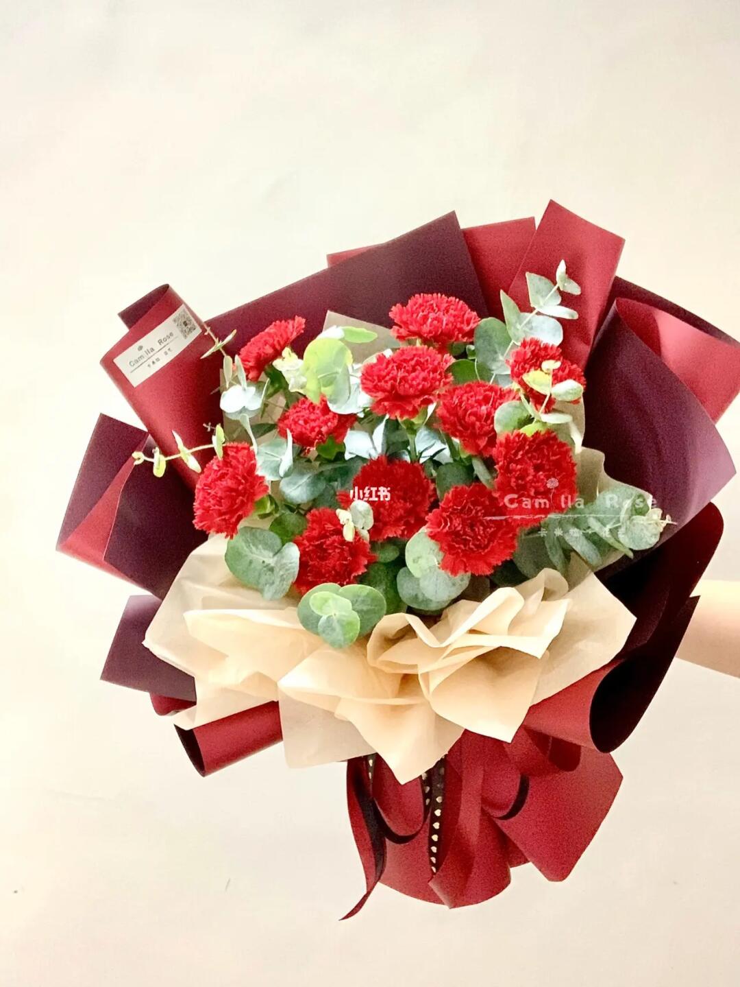 11支红色康乃馨花束