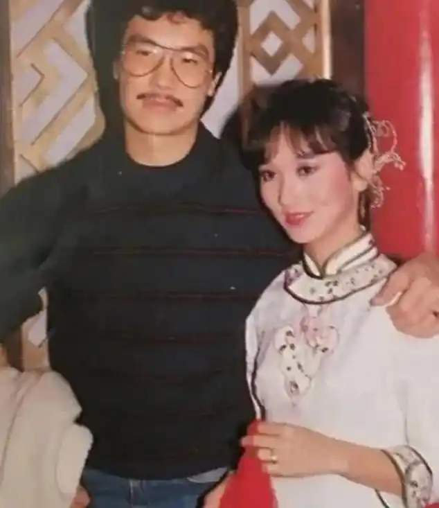 黄锦燊样貌普通为何能娶到赵雅芝看看他的传奇经历就不奇怪了