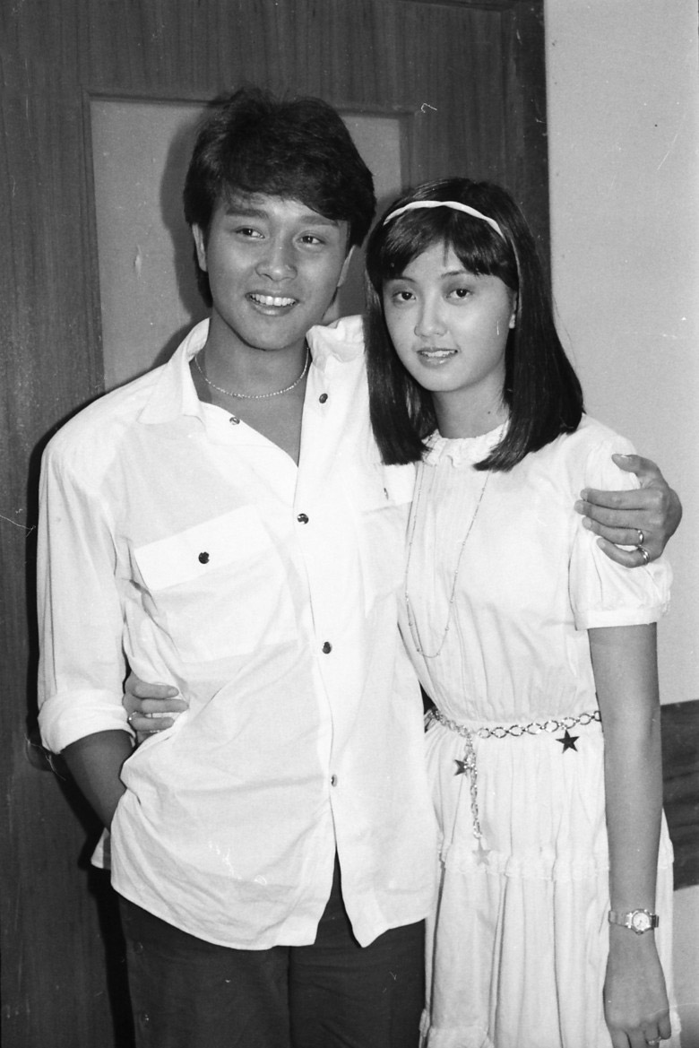 张国荣初恋女友谈往事哥哥穿着拖鞋约女方上街吃饭