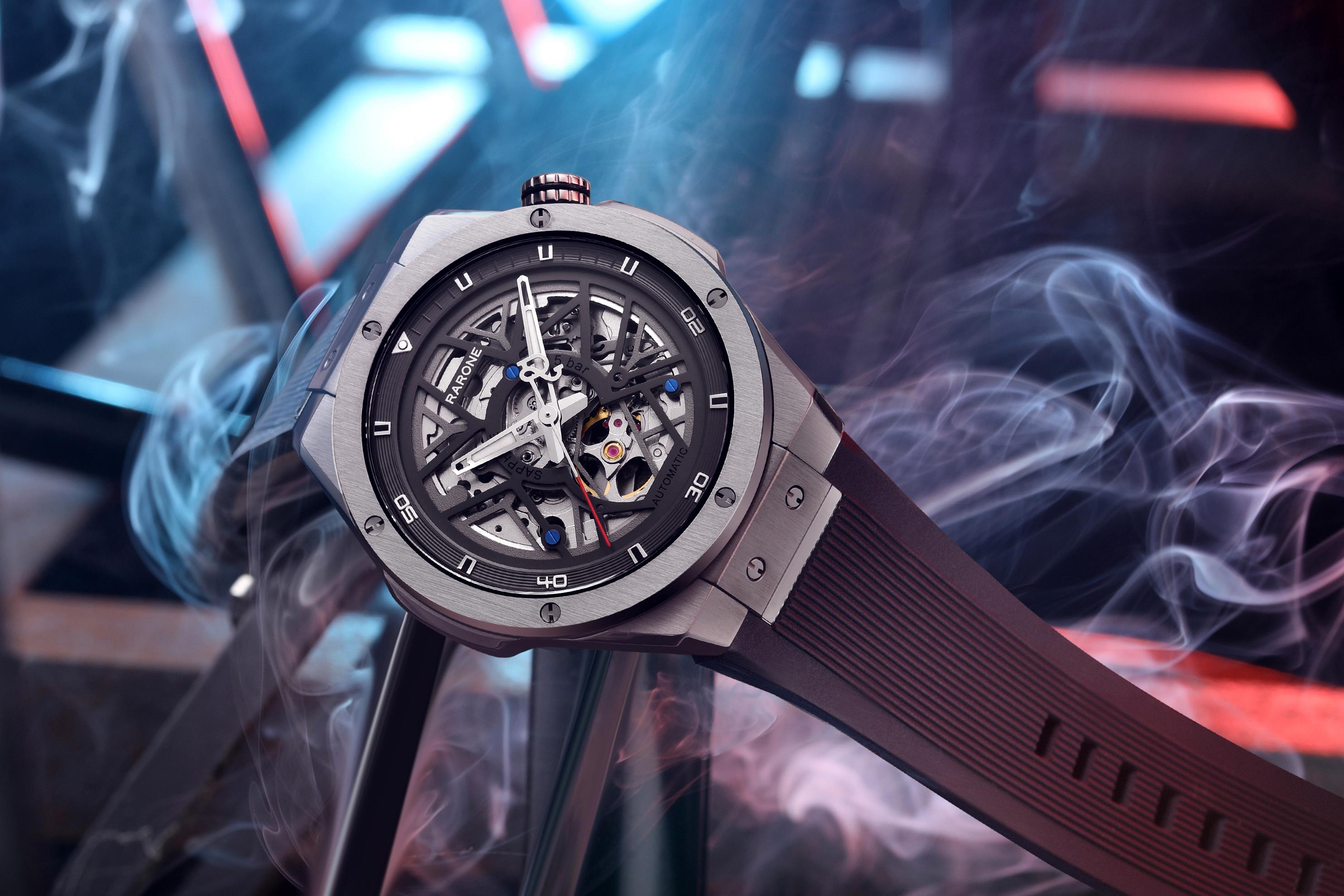 年轻人的潮流密码,居然是这块时尚感十足的机械表?_生活_雷诺_镂空