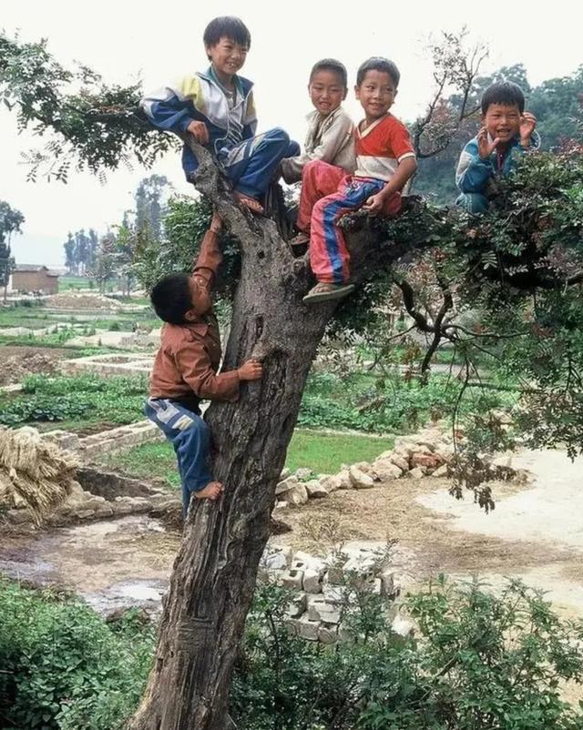 朝花夕拾看70年代中国图一天安门广场旧影图四值得每人点赞