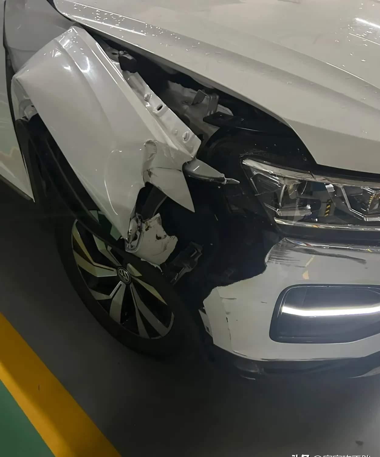 大家好,我昨天晚上开车被人撞了 ,对方全责,结果对方跑了,我记得车牌