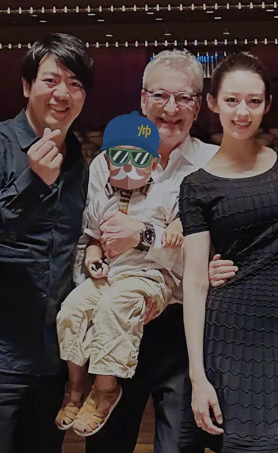郎朗晒全家福庆40岁生日,与德国岳父罕见同框,2岁儿子长得好高_吉娜