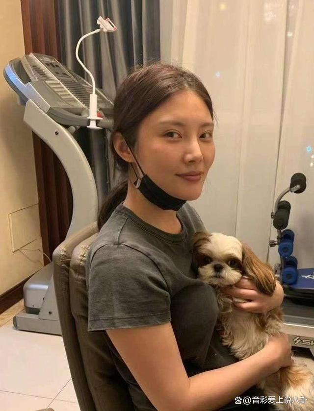 徐冬冬出道12年仍租房住!素颜在家接地气,与尹子维疑复合同居