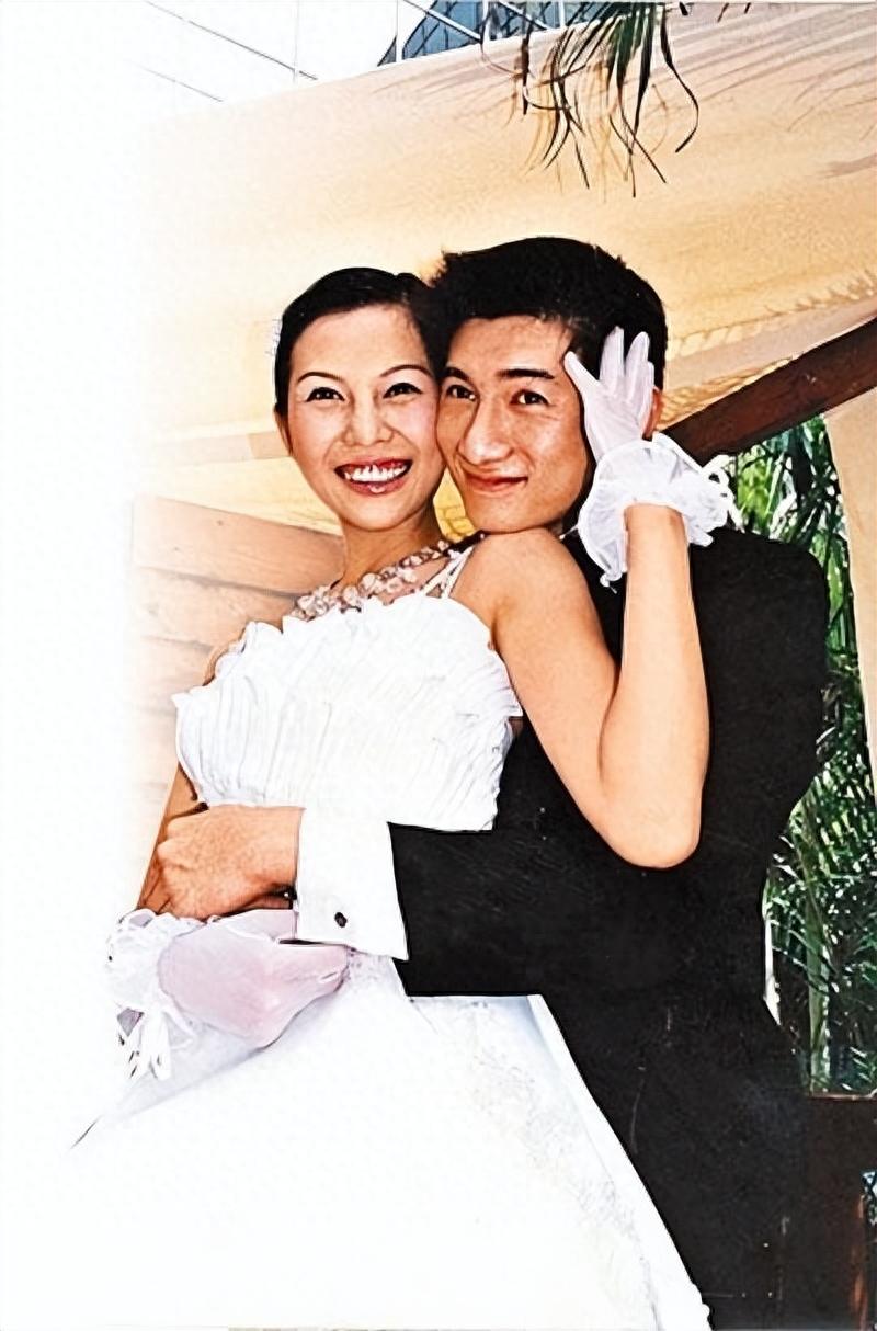 回顾刘诗诗嫁大17岁吴奇隆婚后八年有幸福也有泪水