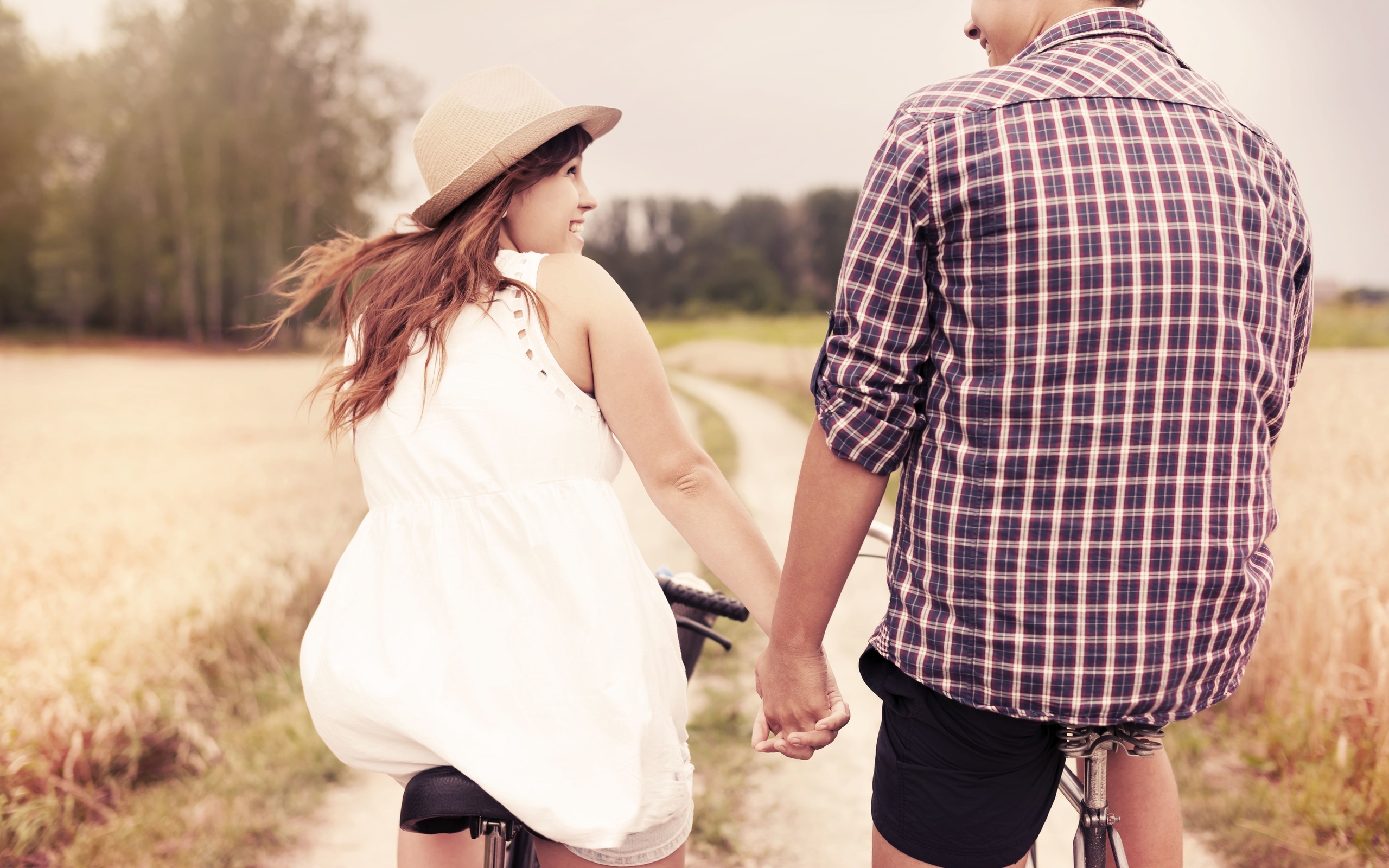 甜蜜情侣桌面高清壁纸