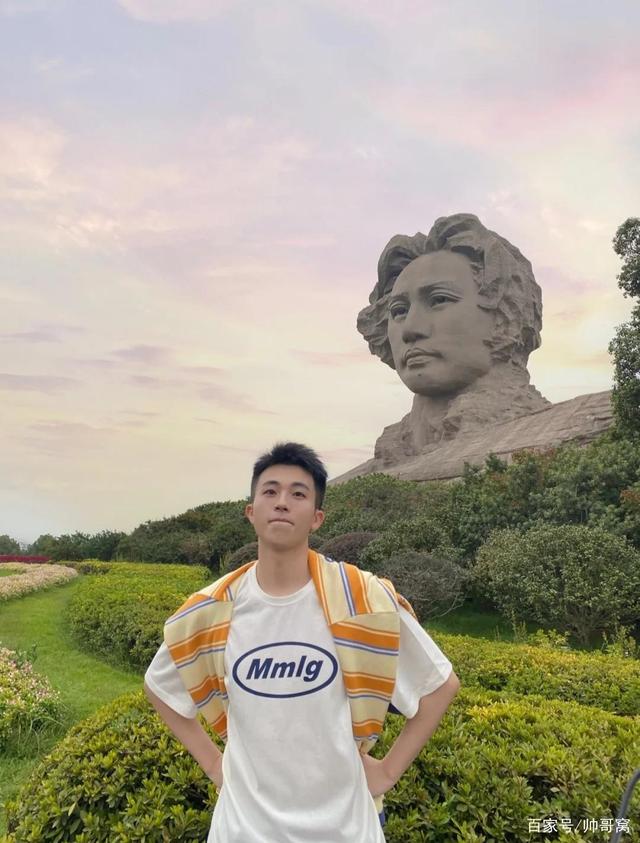 旅游的日常自拍照,随手记录下帅气小哥哥的生活,简单而有意义!