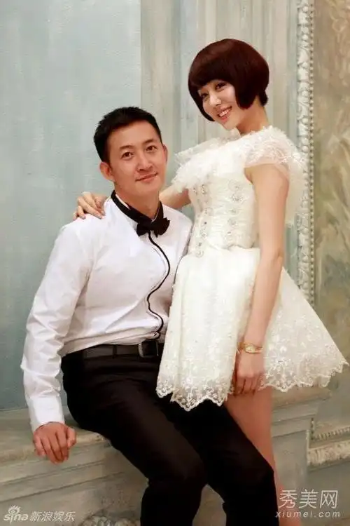 姜妍穿比基尼的图片 姜妍的胸图片 姜妍的老公的图片 / 比乐族