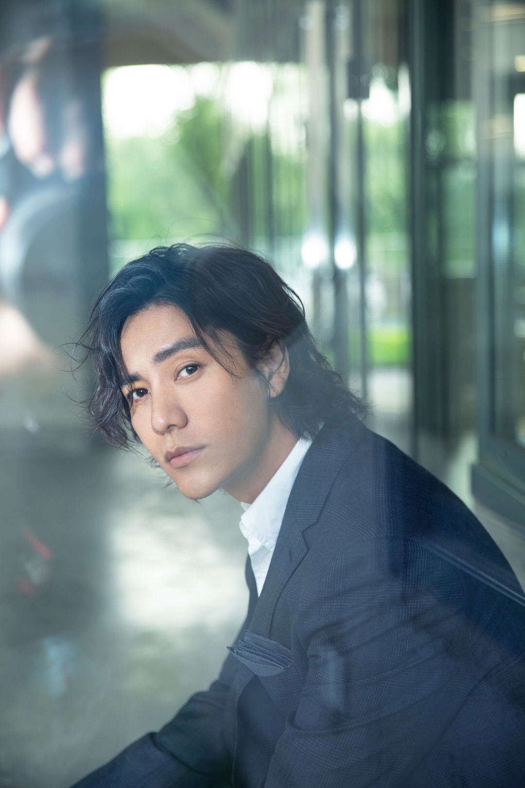 陈坤最新时尚大片 短发西装酷劲十足!