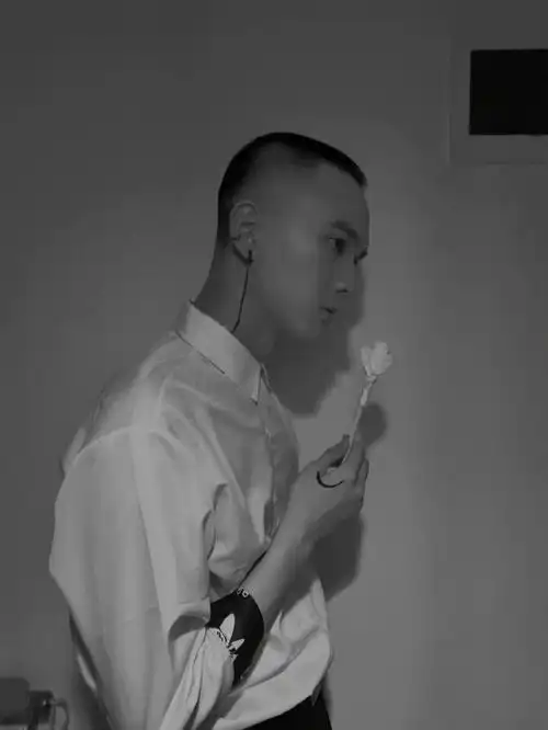 关于寸头和长发哪个帅我来和你说说