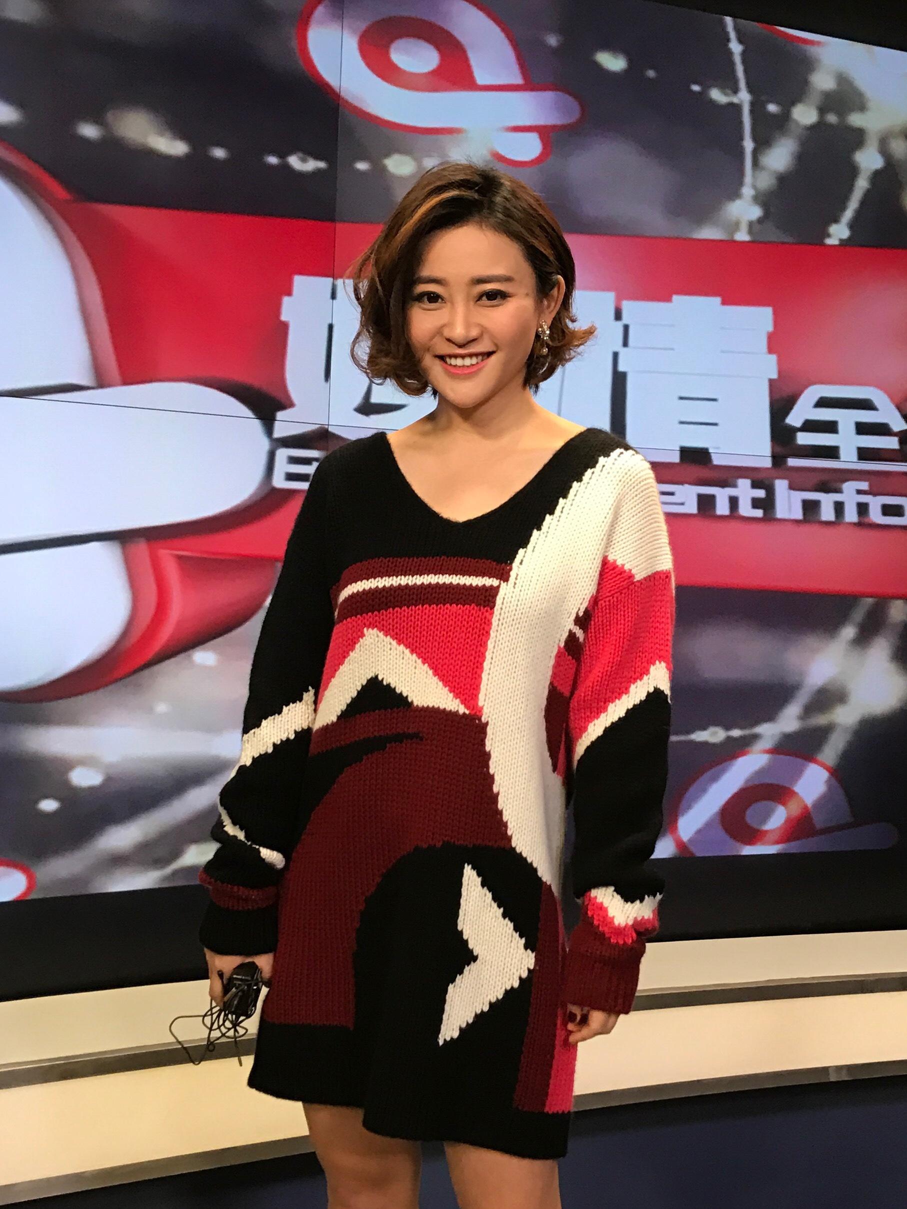 彭艳,女,cdtv-5(成都电视台公共频道)《娱情全接触》主持人.