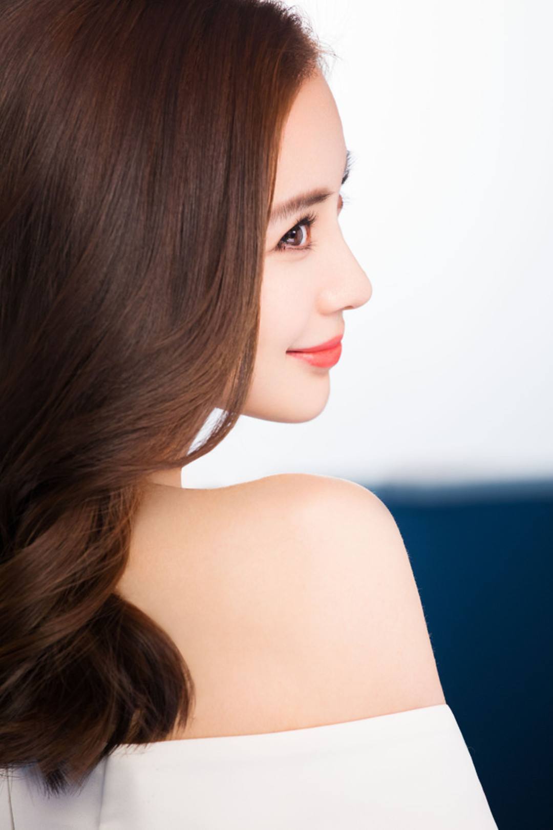 杨幂的侧脸,baby的侧脸,赵丽颖的侧脸,5位侧颜女神谁更好看?_郑爽